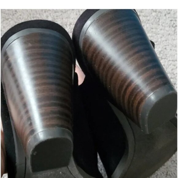 2 PAIRS of Old Navy Faux Suede Mules - 1 Black and 1 Brown - SZ: 8 - EUC - Picture 4 of 9